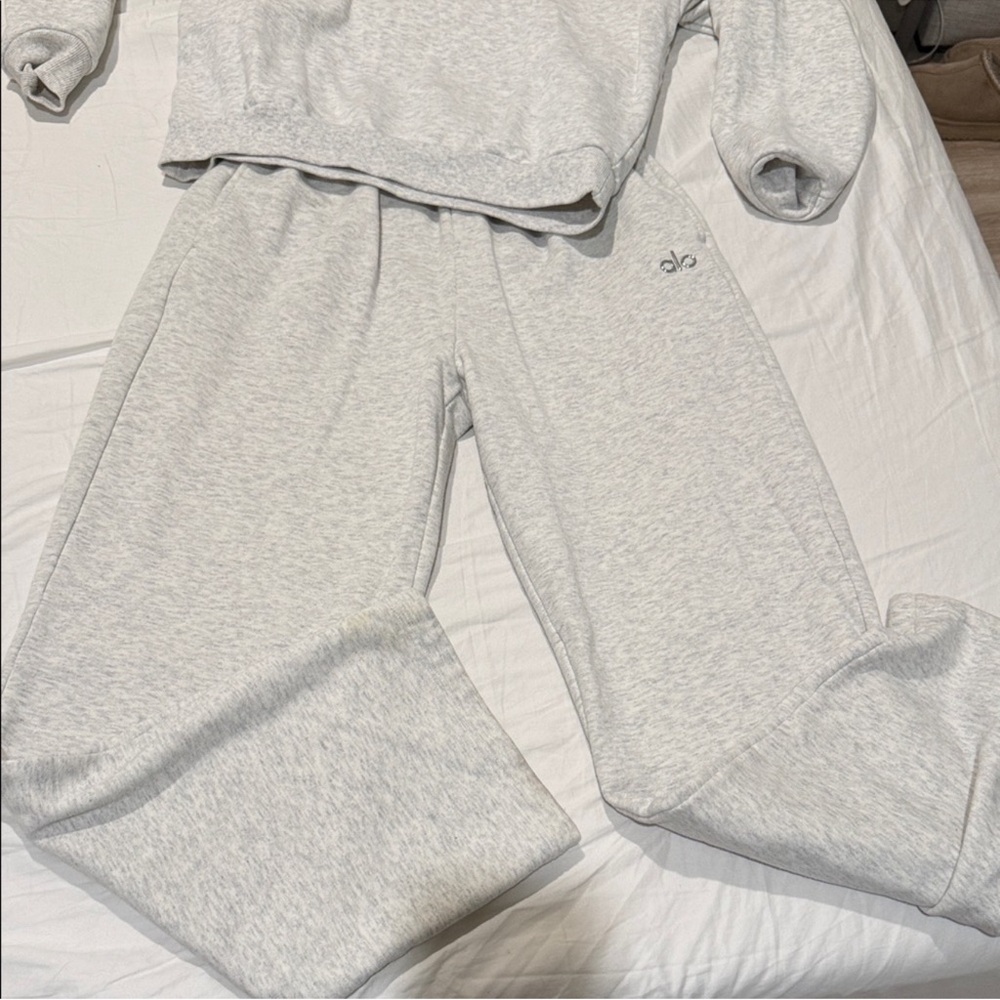 ALO Yoga Light Heather Gray Crewneck Sweatshirt with Raised Logo